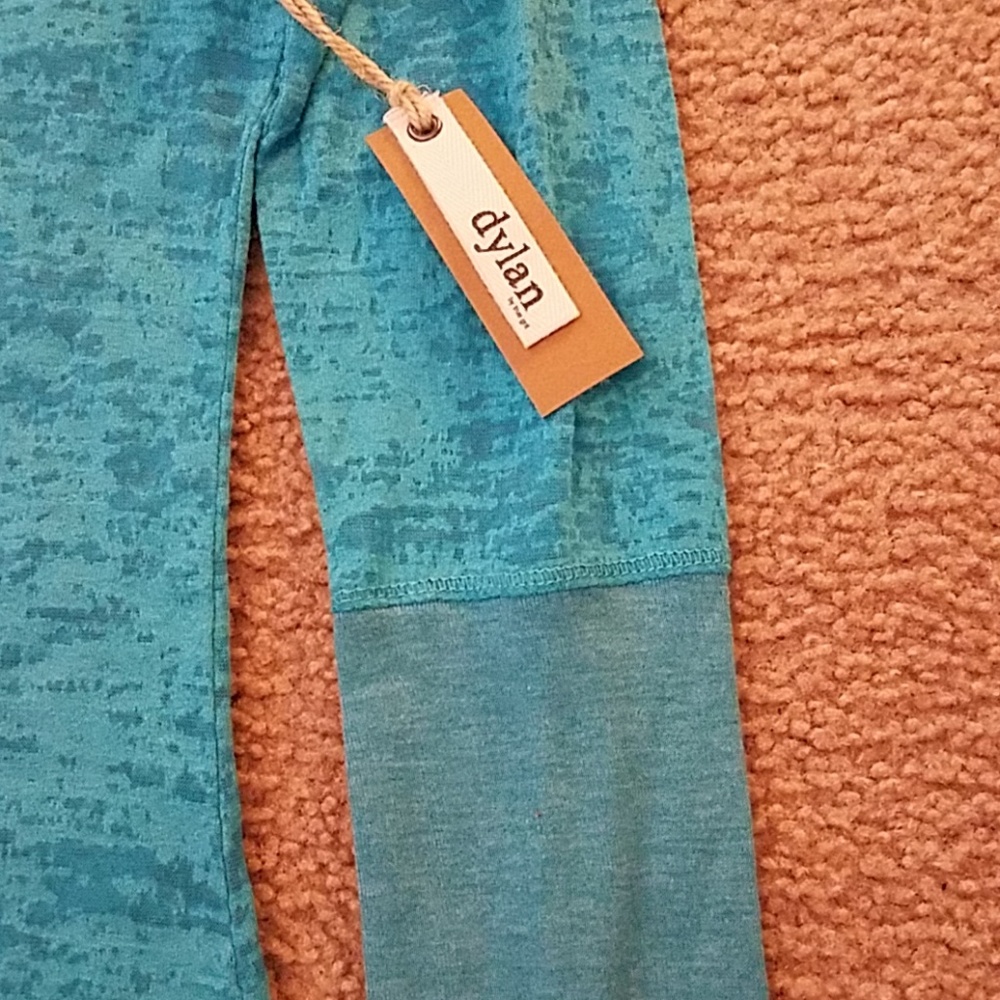 NWTS DYLAN CASUAL TOP. SIZE SMALL - Picture 4 of 7